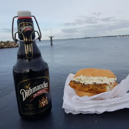Ferienwohnung Fördeblick In Kiel Mit Panoramablick über Die Kieler Förde Bis Laboe *
